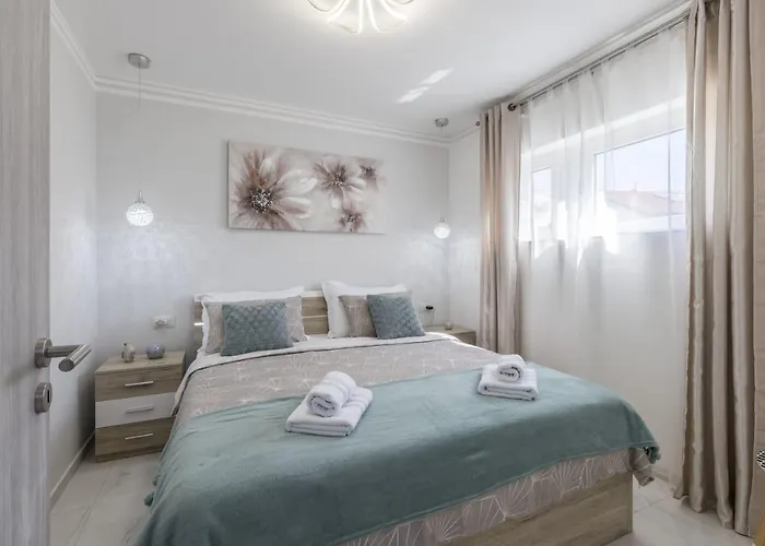 Royal Rose Gold Διαμέρισμα *